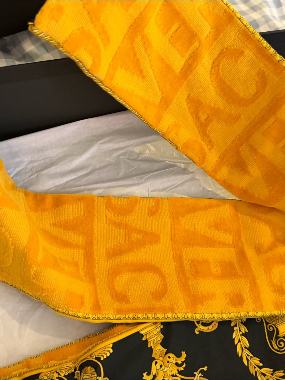 Versace Robe Size XL - Picture 11 of 13